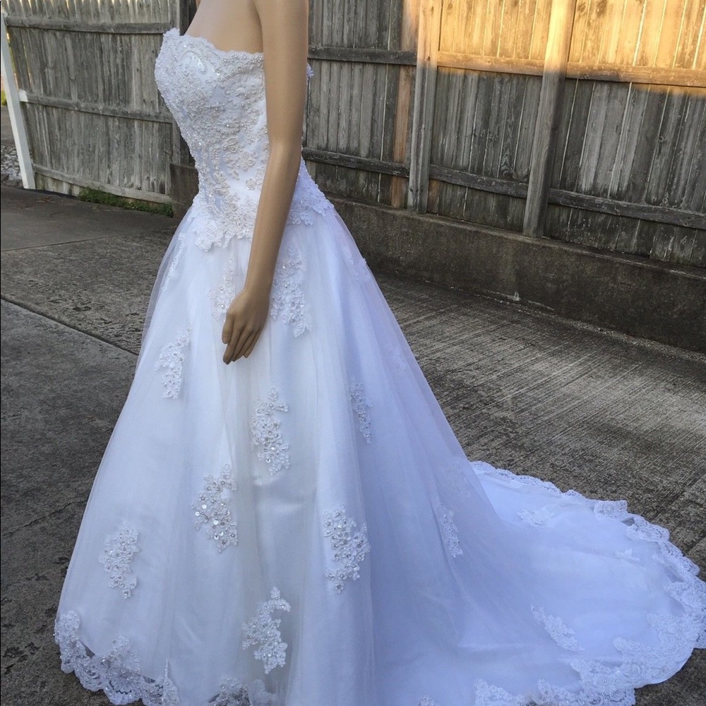 Never worn - Wedding dress